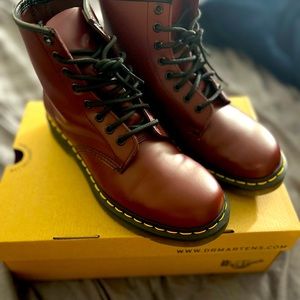 Dr. Martens 1460 SMOOTH LEATHER LACE UP BOOTS in Cherry 🍒 Red